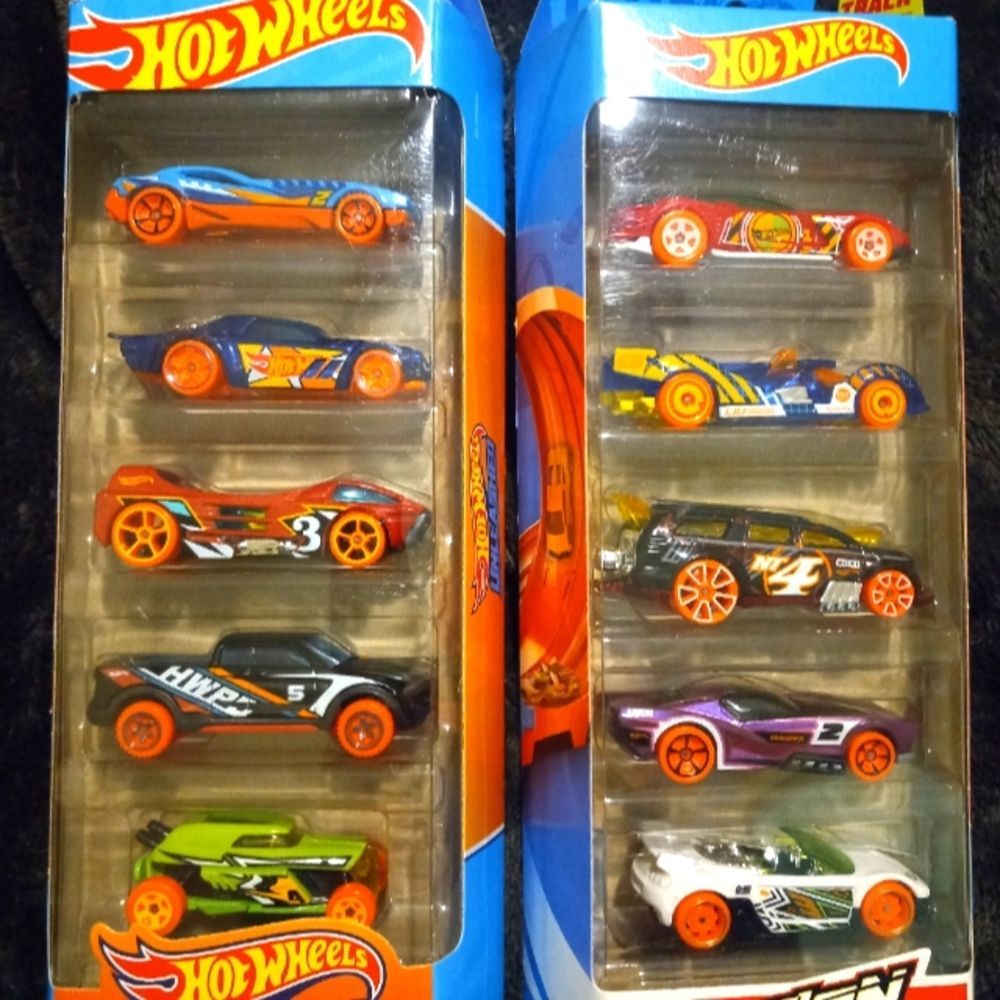 🔴 2/$20 NEW two Packs of Hot Wheels Track Stars Action cars